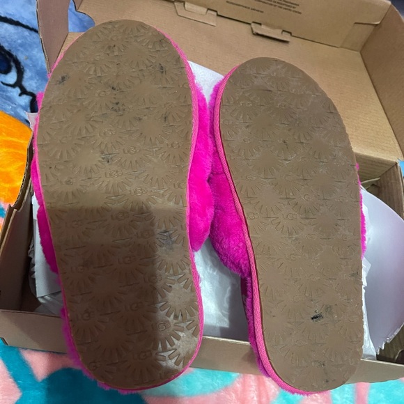 COPY - Toddler girl ugg slippers size 12 hot pink - Picture 3 of 4